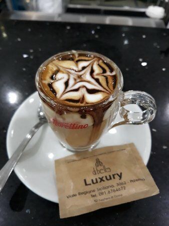 Luxury Cafe