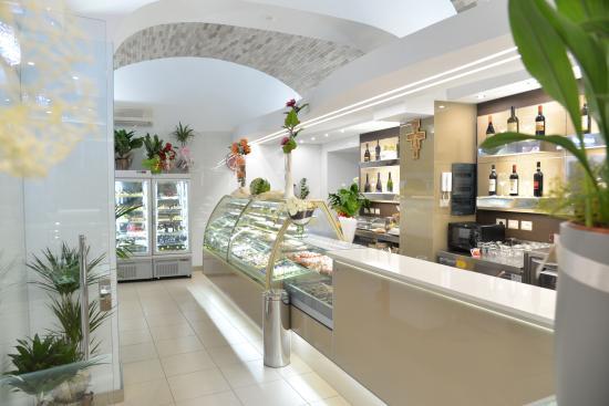 La Mattina Pasticceria-Gelateria- Lounge bar