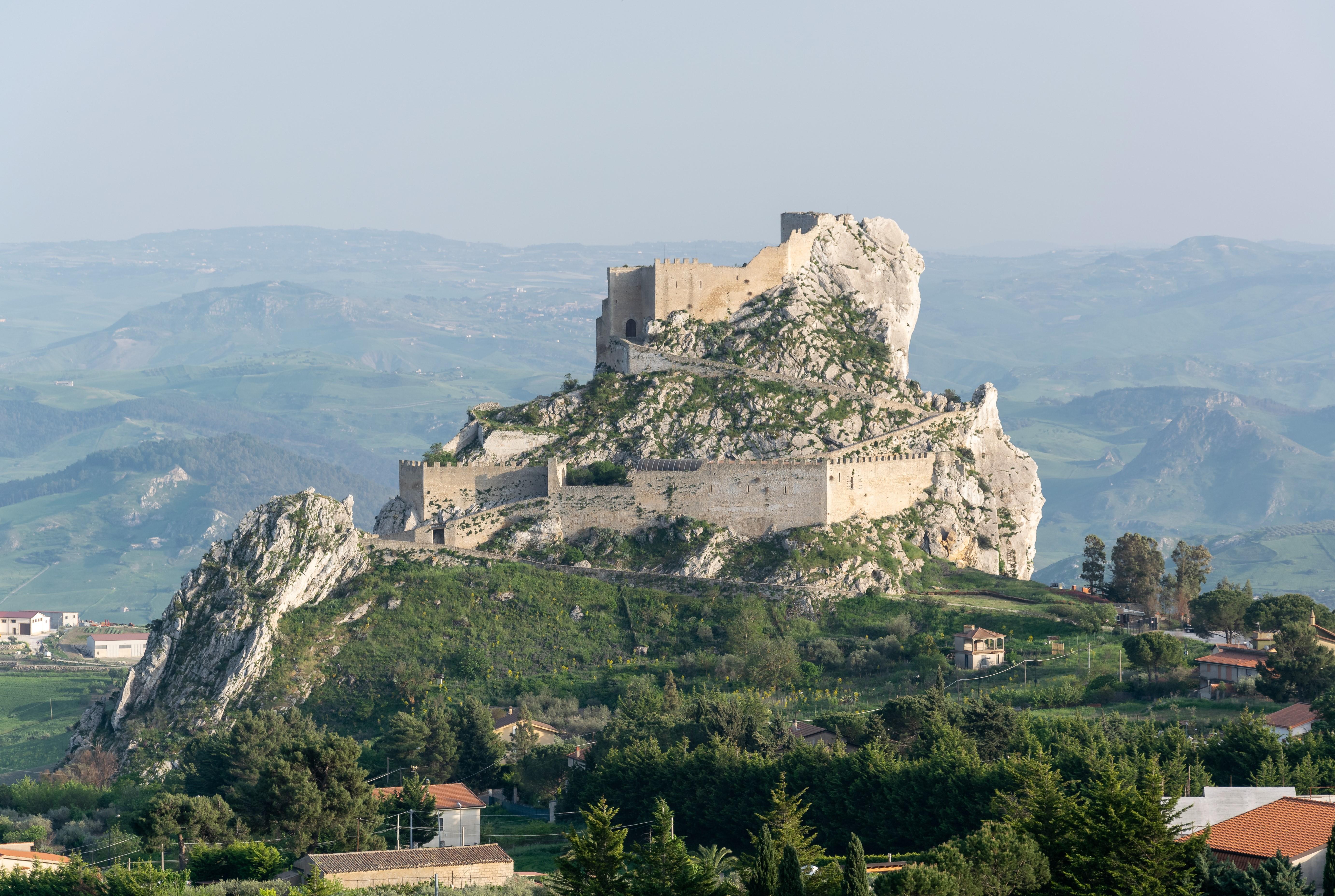 Castello Manfredonico