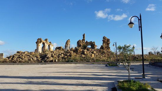 Rovine della Chiesa Madre dei Santi Pietro e Paolo