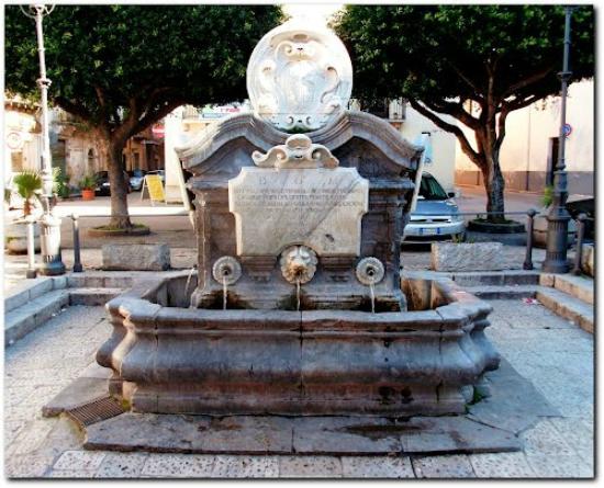 Fontaine des huit Cannoli
